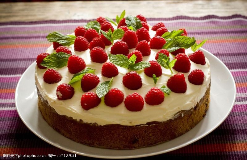 蛋糕美食画册草莓奶油蛋糕