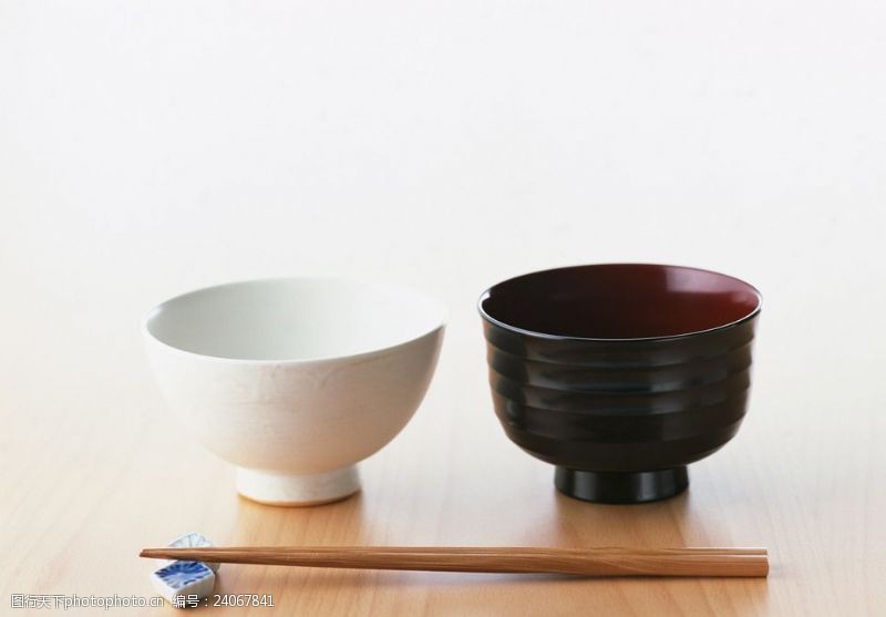 陶瓷餐具筷子和碗
