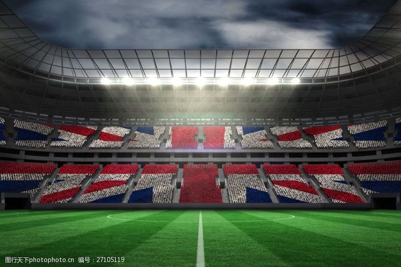 世界杯乌云下的足球场图片