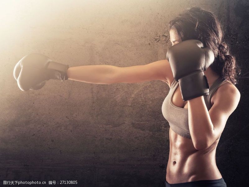 拳击美女练拳击的性感美女图片