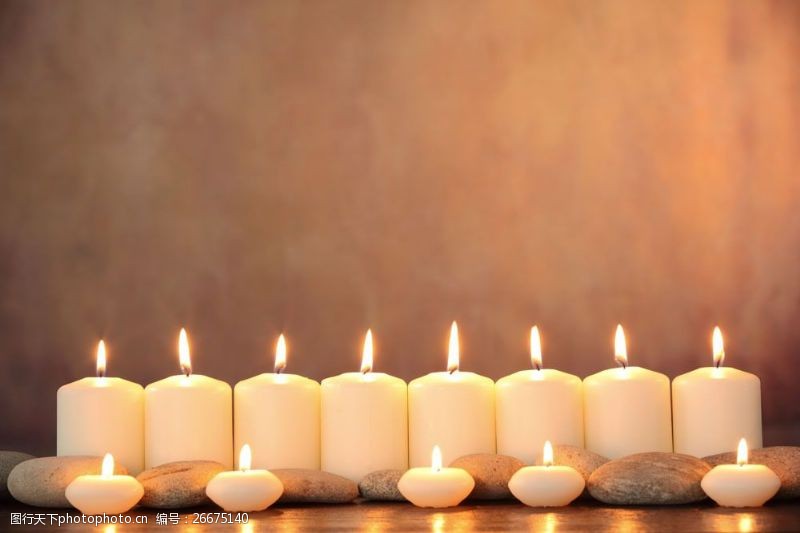 烛火燃烧的蜡烛图片