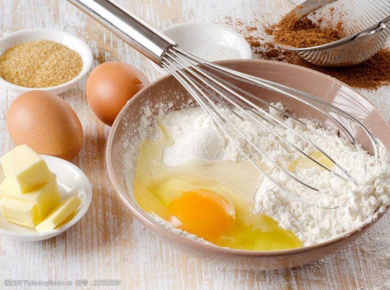 罐子鸡蛋面粉和打蛋器高清摄影