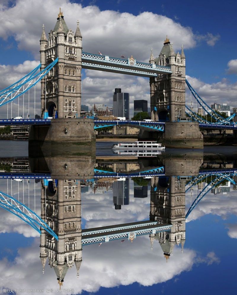 伦敦旅游景点蓝天下的伦敦塔桥图片