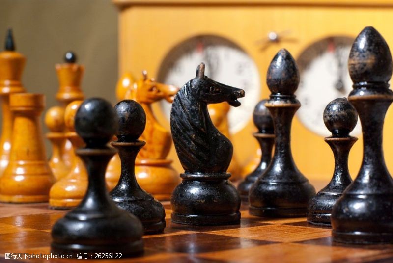 对弈国际象棋棋子特写图片