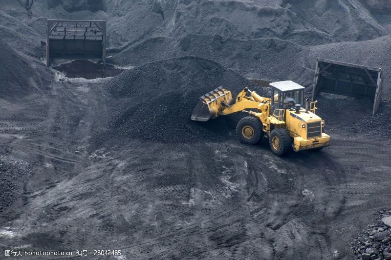 煤炭挖出来的煤碳图片