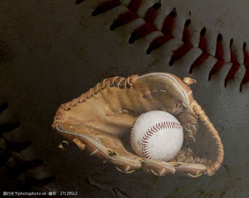 棒球运动员皮套里的棒球图片