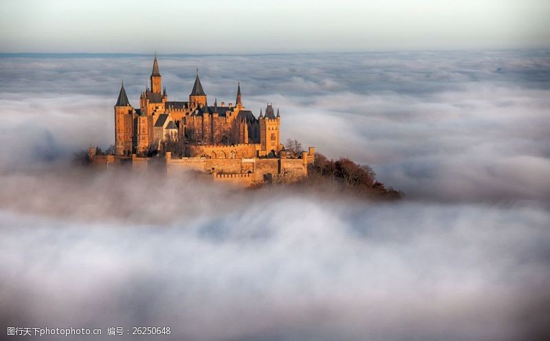 古代建筑素材云海与城堡风景图片