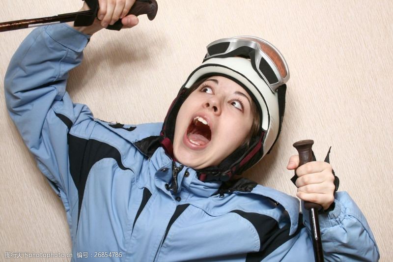 惊讶表情滑雪的女人图片