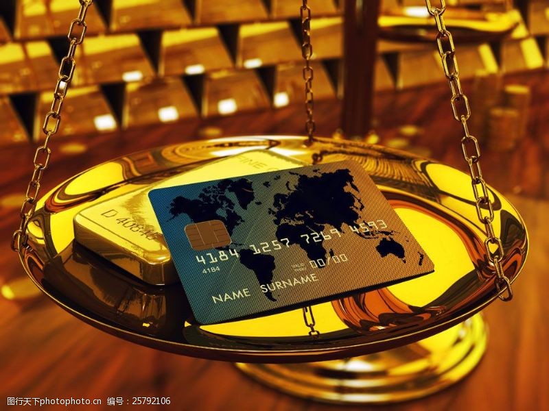 金融理财称盘里的黄金信用卡图片