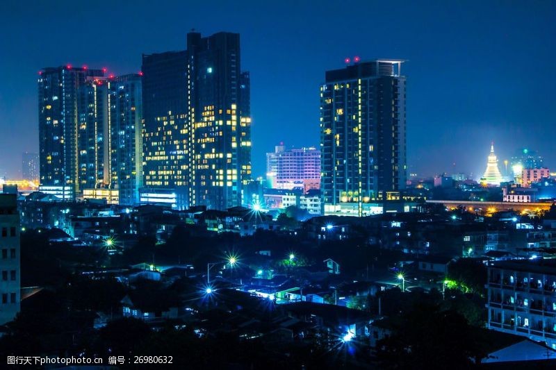 华都家居闪烁的高楼大厦夜景图片