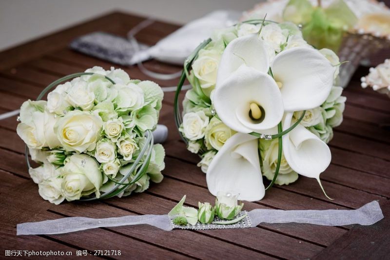 马蹄莲婚礼花束图片