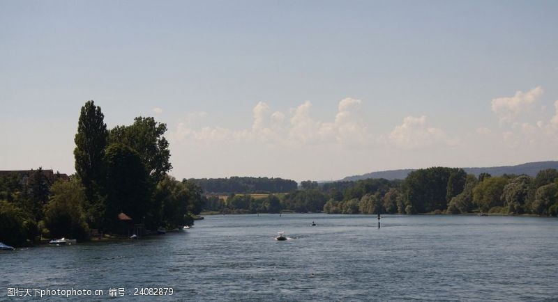 瑞士风光美丽的莱茵河
