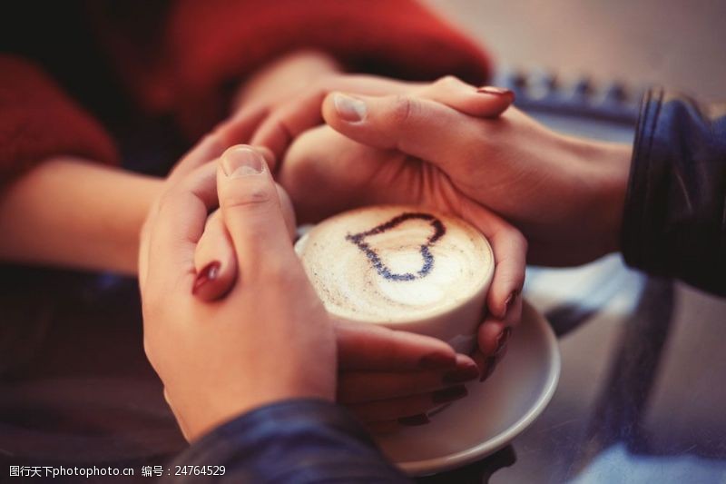 情人节礼物喝咖啡的情侣图片