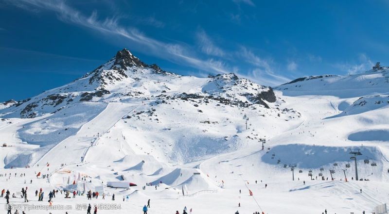 滑雪场滑雪公园雪山风景图片