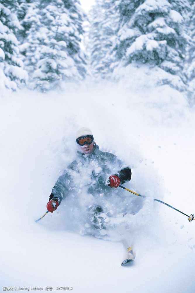 极限运动高山滑雪运动员图片