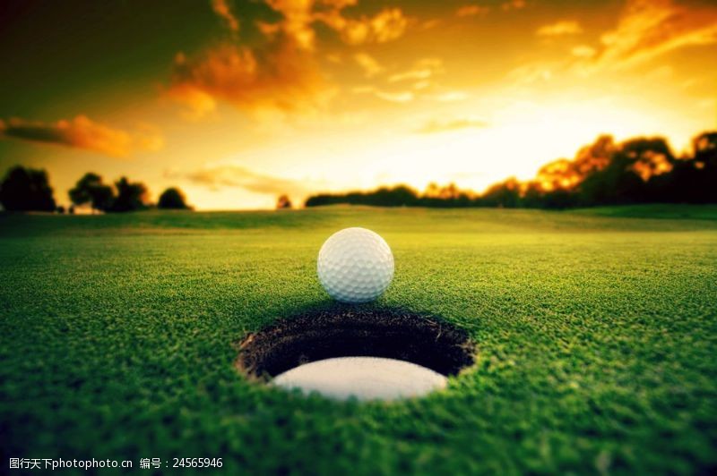 贵族运动球洞与高尔夫球图片