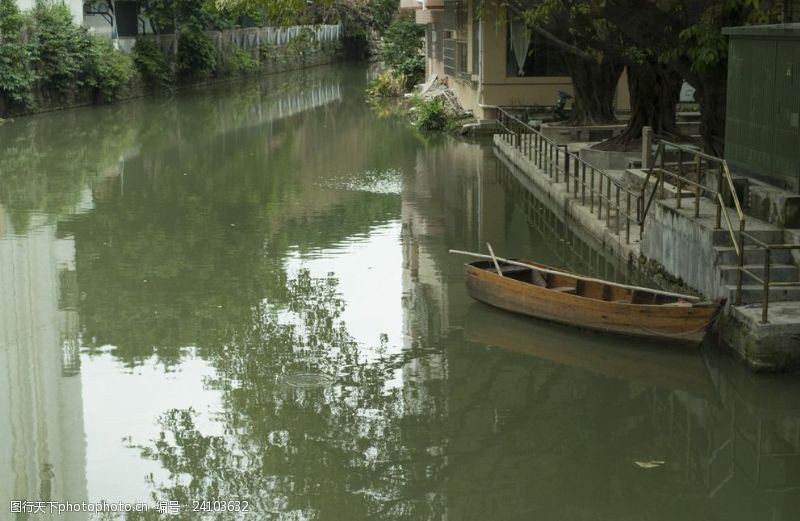 广州沙面小河船