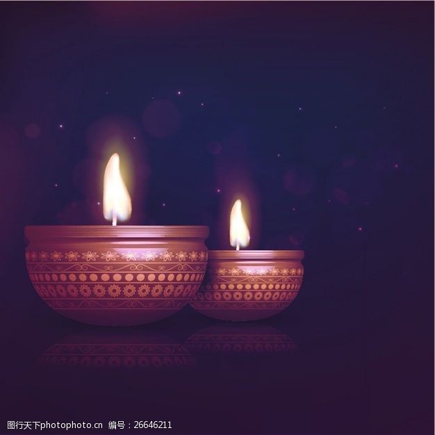 烛火两个燃烧的蜡烛暗排灯节的背景