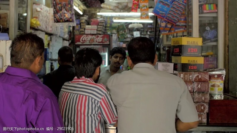 淘金在印度报刊亭店面拍摄