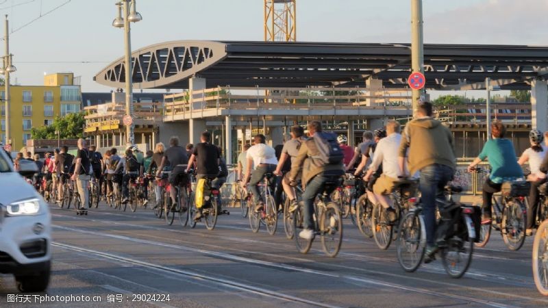 自行车比赛骑自行车的柏林人