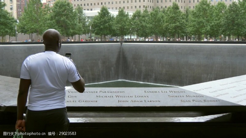 人道主义查看911多座纪念纽约的人