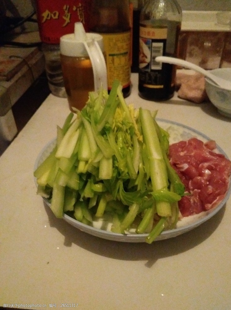 芹菜炒香菇肉炒芹菜